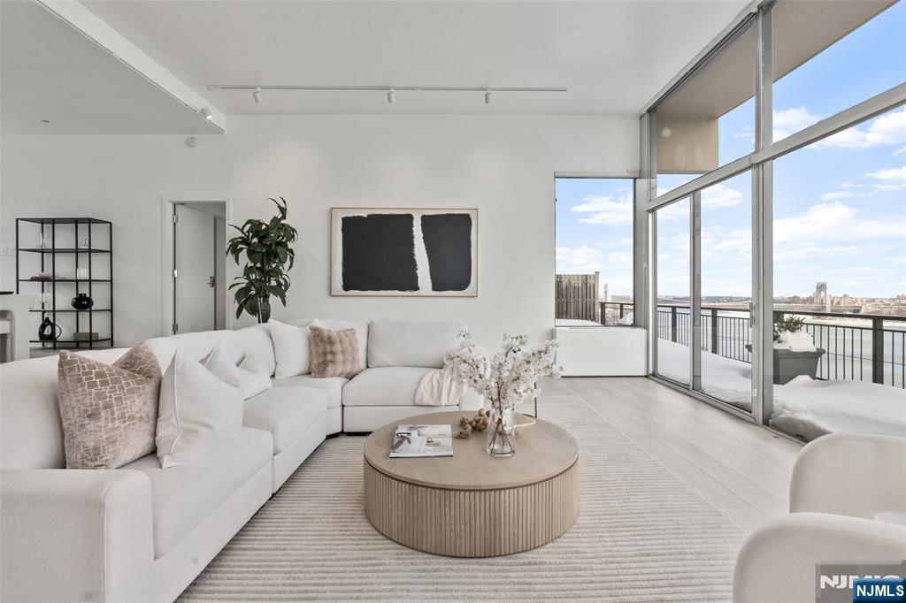 1 Horizon Road, Unit PH 1 Fort Lee, NJ 07024 - Photo 9 of 45