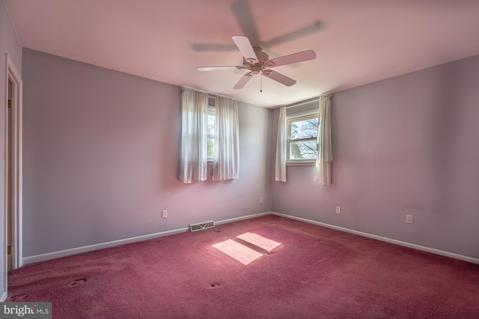 159 Forrest Avenue Southampton, PA 18966 - Photo 26 of 48 an empty room with windows and fan