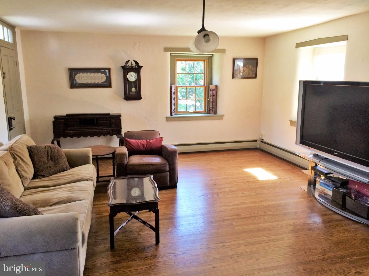 220 Benner Road Royersford, PA 19468 - Photo 17 of 23 Living Room