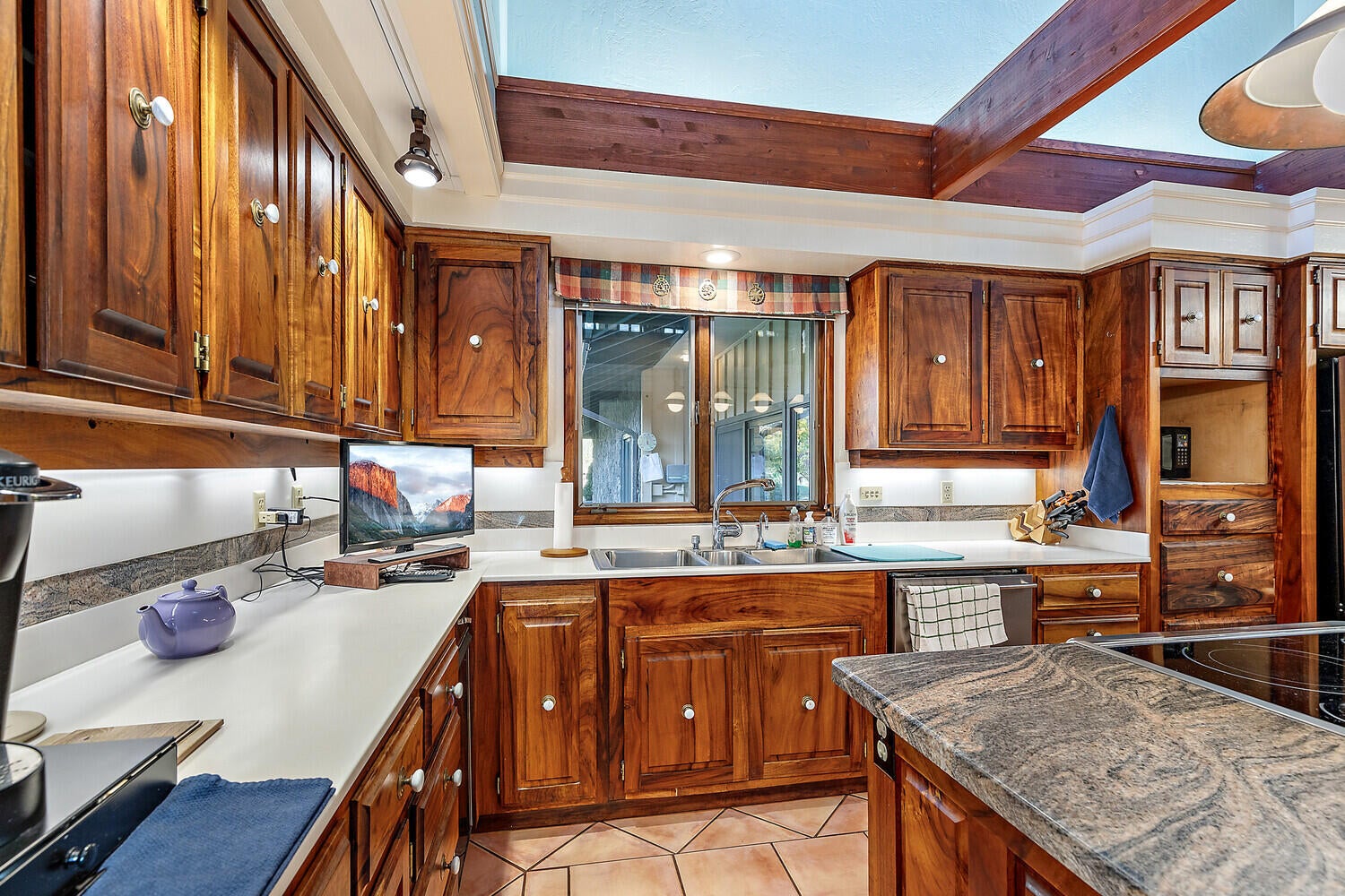 4020 Little Applegate Road Jacksonville, OR 97530 - Photo 16 of 83 16-Kitchen