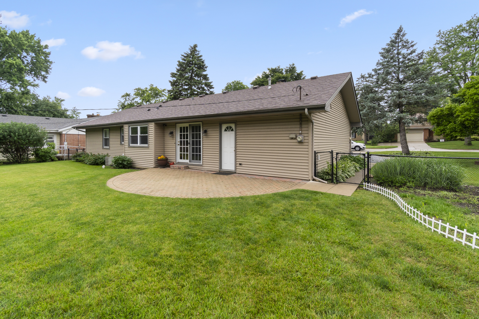 417 South Plum Grove Road Palatine, IL 60067 - Photo 18 of 23