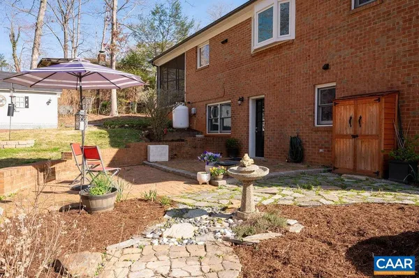 $600,000 | 409 Westmoreland Court, Charlottesville, VA 22901