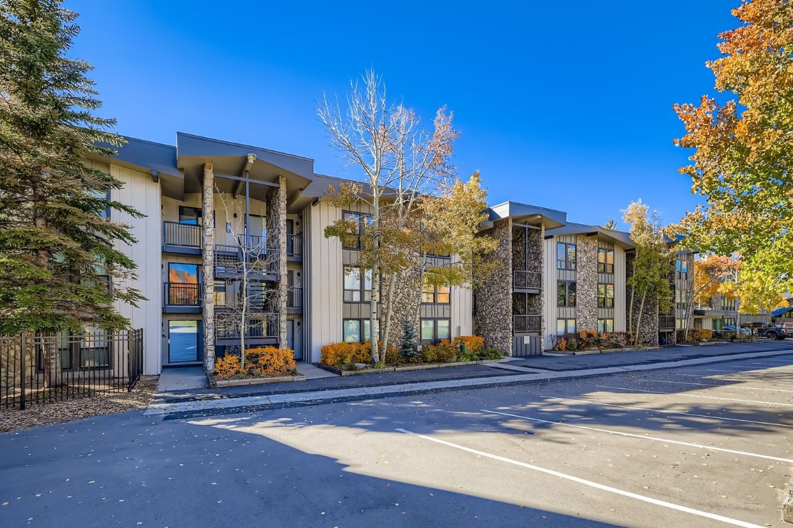 160 La Bonte Street, Unit 306 Dillon, CO 80435 - Photo 13 of 47 a view of a building with a street
