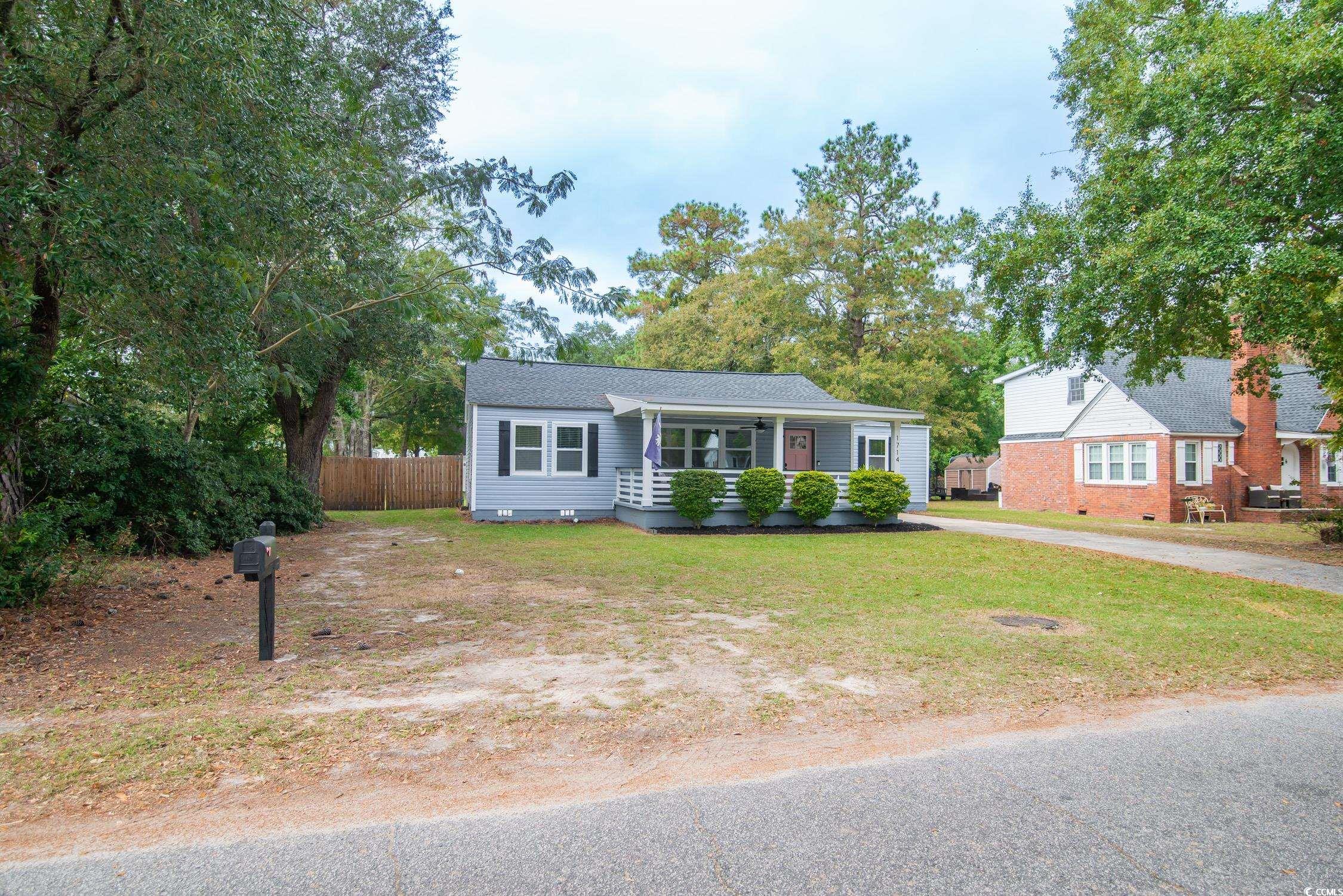 1714 Oak Street Georgetown, SC 29440 - Photo 29 of 40 Single story home with a front lawn