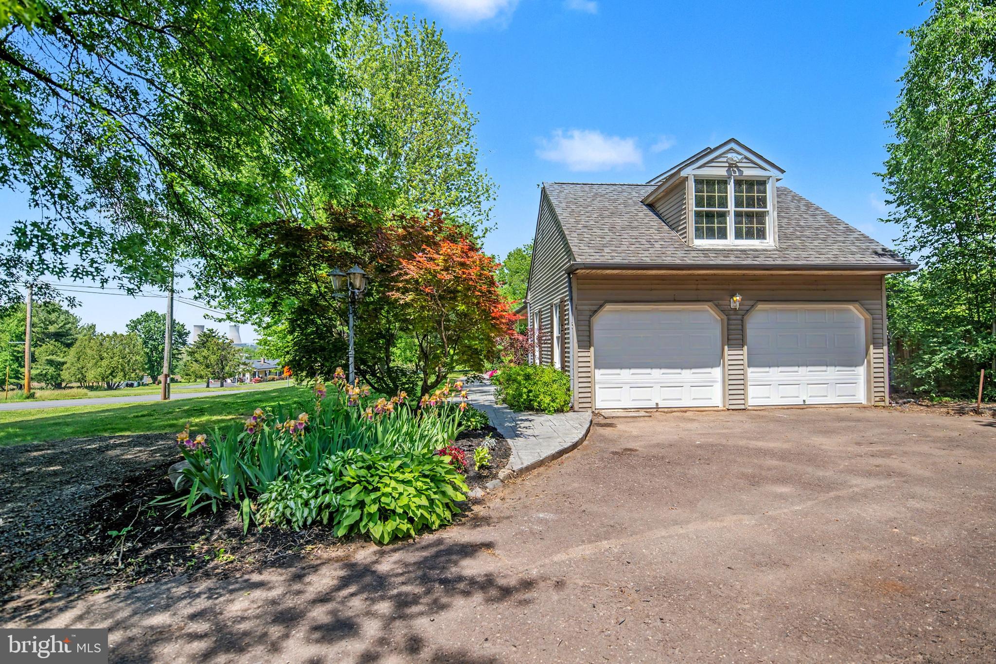 206 Reitnour Road Spring City, PA 19475 - Photo 3 of 55 Two car garage with new doors