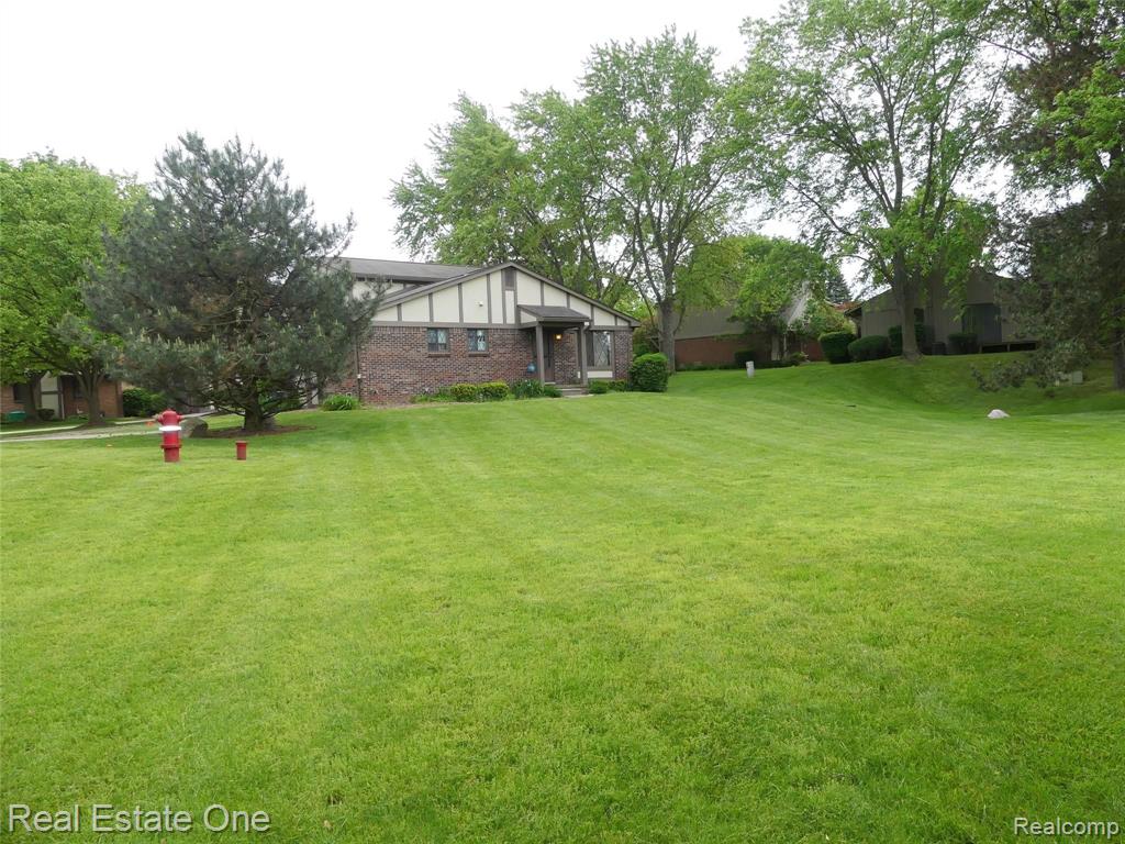1873 Meadow Dale Court, Unit 9 Rochester, MI 48309 - Photo 22 of 32