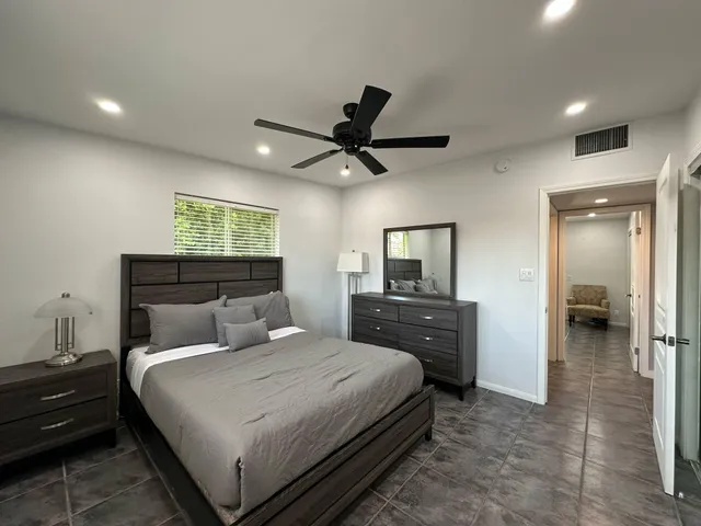 $4,500 | 725 South Mountain View Drive, Palm Springs, CA 92264