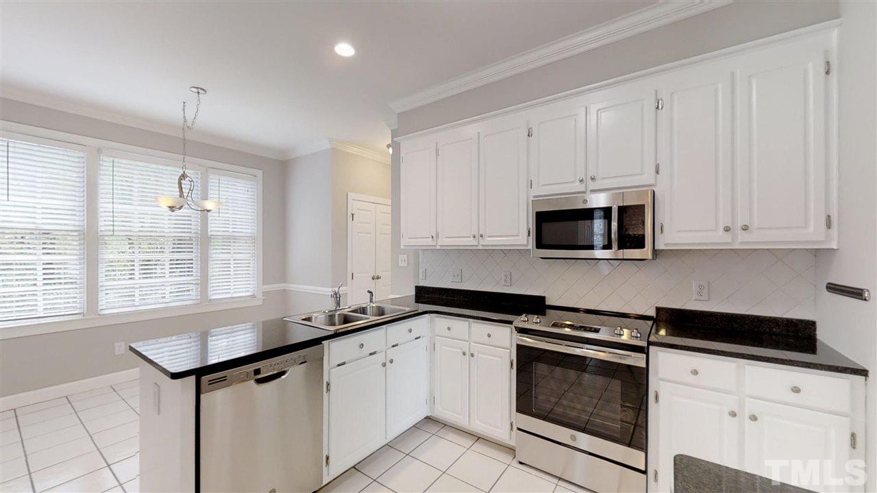 8800 Cottingham Way Raleigh, NC 27615 - Photo 3 of 27