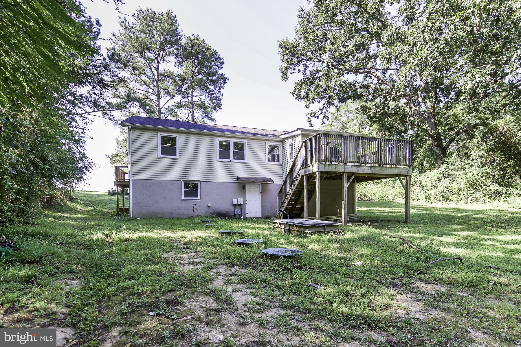 20121 Sparta Road Milford, VA 22514 - Photo 5 of 31 Charming home with spacious deck.