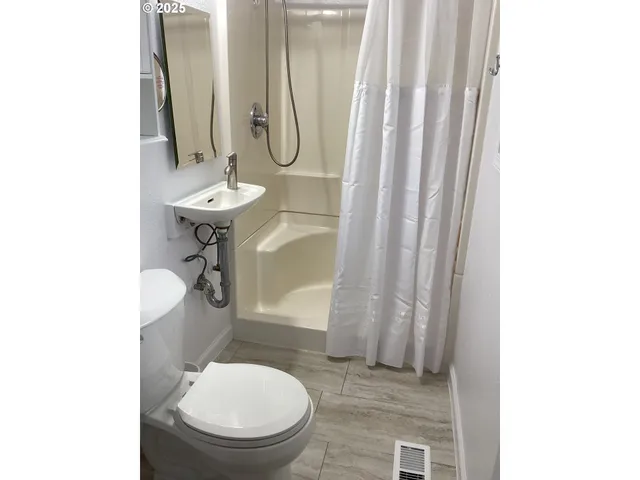 $450,000 | 17706 Southeast Washington Street, Portland, OR 97233