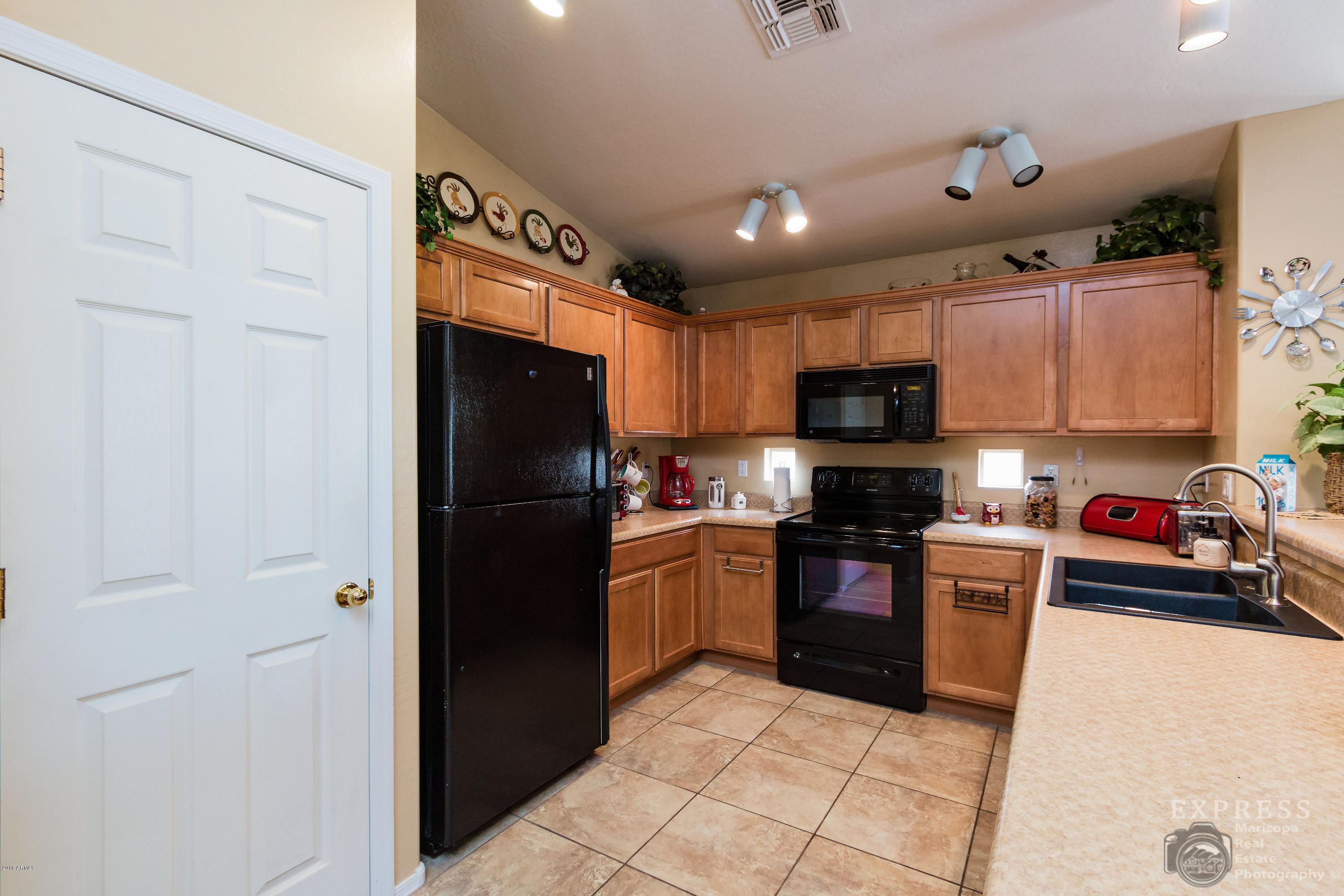 45177 Portabello Road Maricopa, AZ 85139 - Photo 9 of 28 8