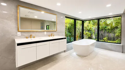 $1,900,000 | 2765 Northeast 35th Drive, Fort Lauderdale, FL 33308