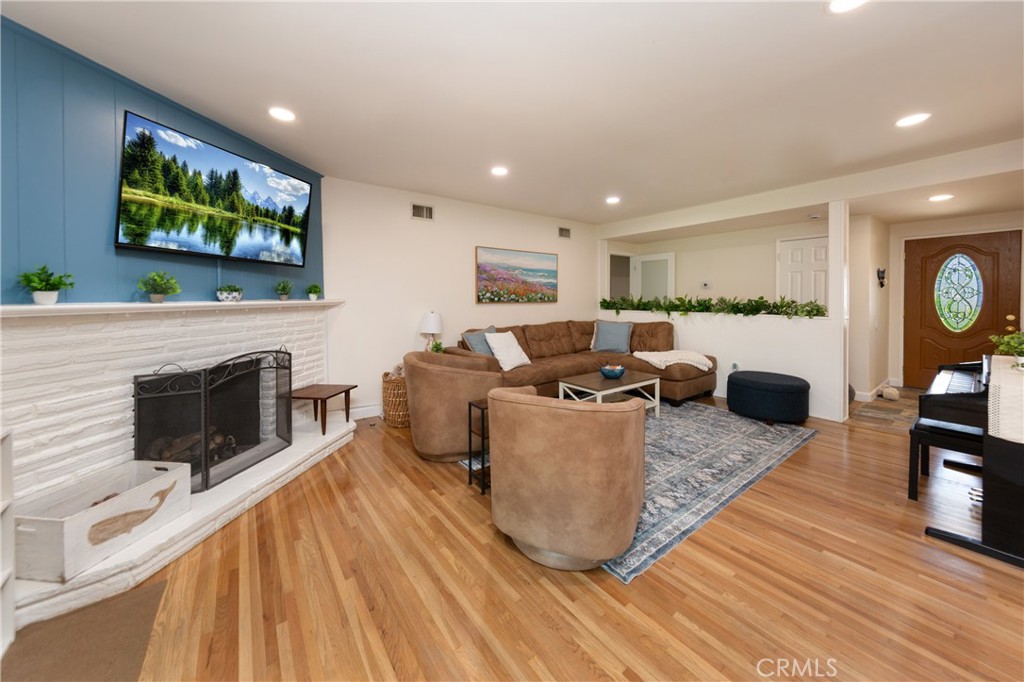 18442 Los Alimos Street Porter Ranch, CA 91326 - Photo 7 of 24