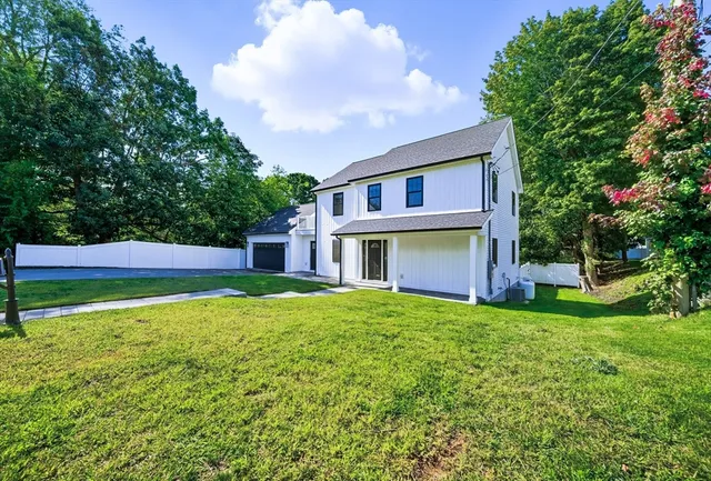 $969,000 | 15 Lakeside Drive, Shrewsbury, MA 01545