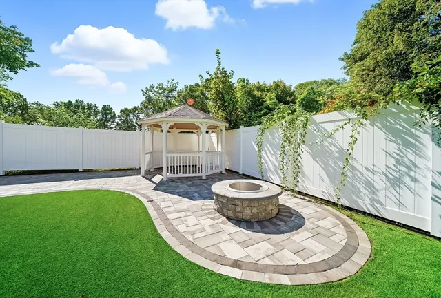 $969,000 | 15 Lakeside Drive, Shrewsbury, MA 01545