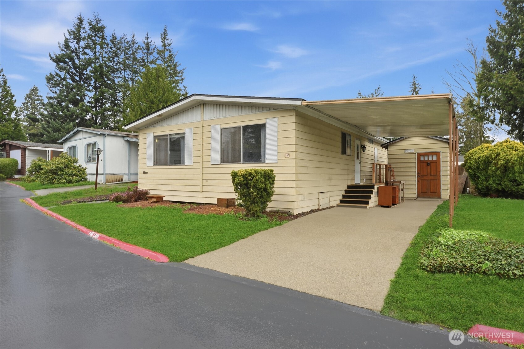 12605 East Gibson Road, Unit 65 Everett, WA 98204 - Photo 3 of 28