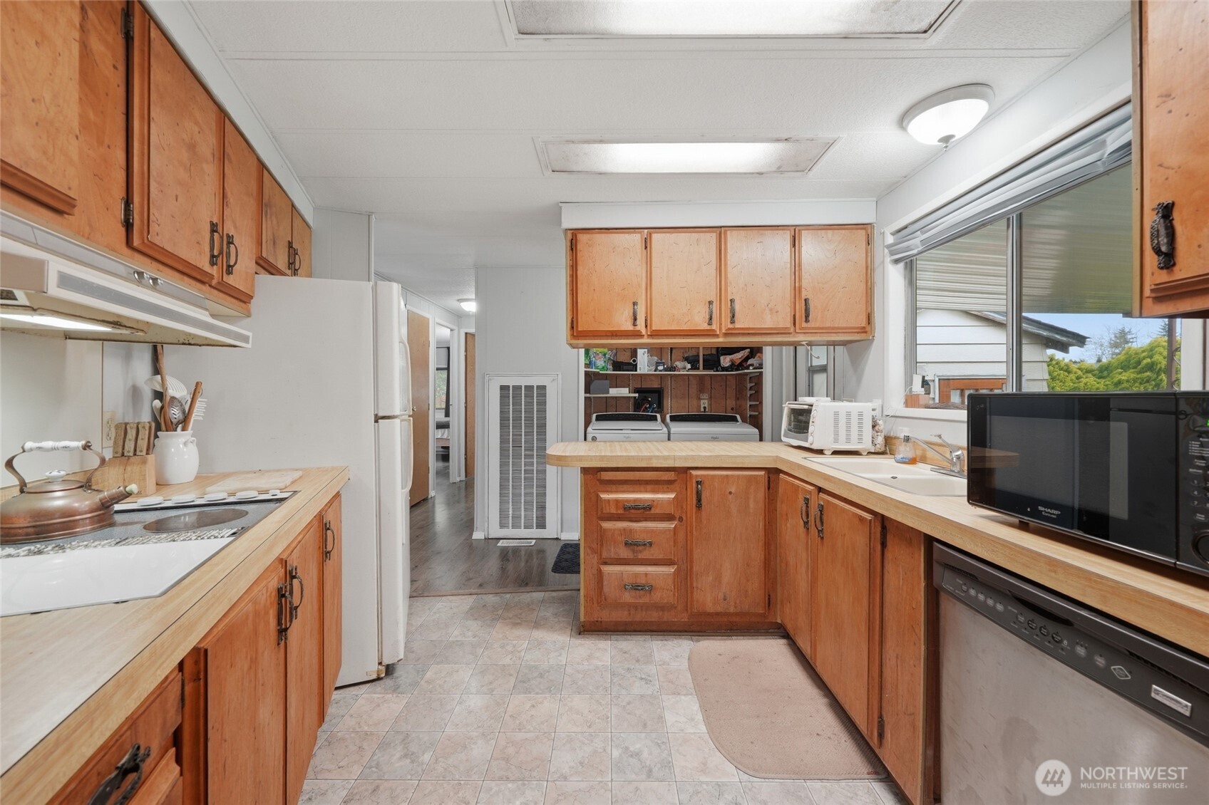 12605 East Gibson Road, Unit 65 Everett, WA 98204 - Photo 10 of 28