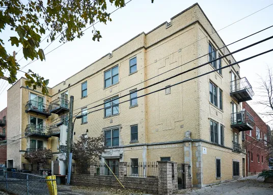 $2,395 | 1533 West Hollywood Avenue, Unit 1, Chicago, IL 60660