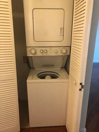 $2,395 | 1533 West Hollywood Avenue, Unit 1, Chicago, IL 60660