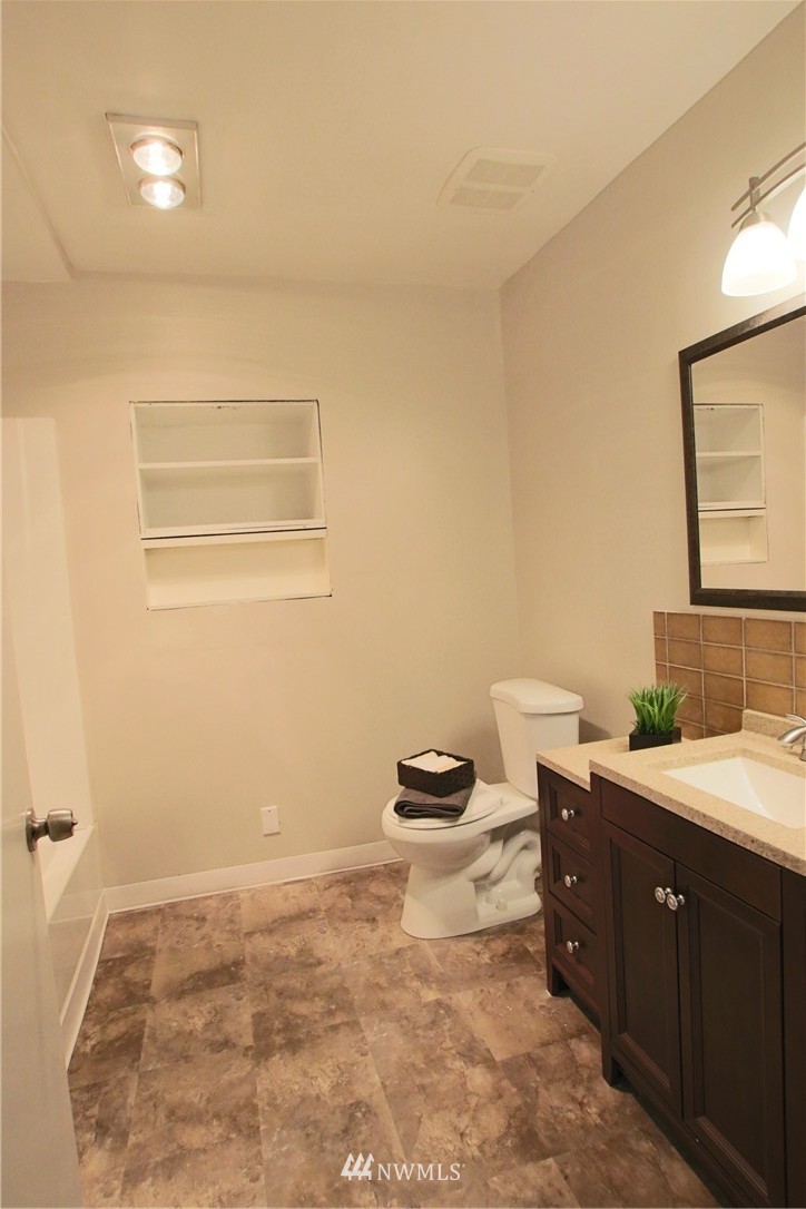 10415 Littlerock Road Southwest Olympia, WA 98512 - Photo 16 of 25 Gallery Image 16