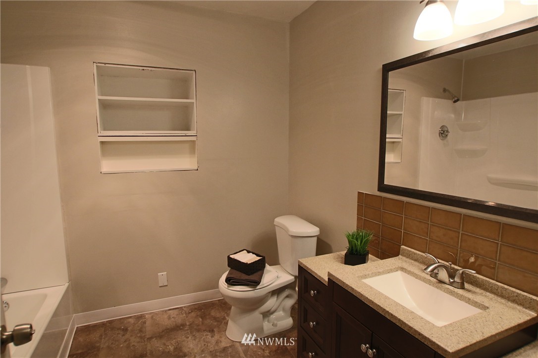 10415 Littlerock Road Southwest Olympia, WA 98512 - Photo 17 of 25 Gallery Image 17