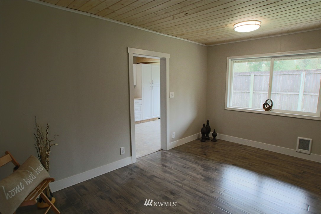 10415 Littlerock Road Southwest Olympia, WA 98512 - Photo 6 of 25 Gallery Image 6