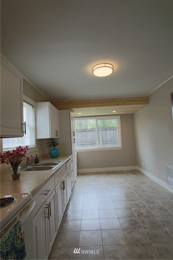 10415 Littlerock Road Southwest Olympia, WA 98512 - Photo 10 of 25 Gallery Image 10