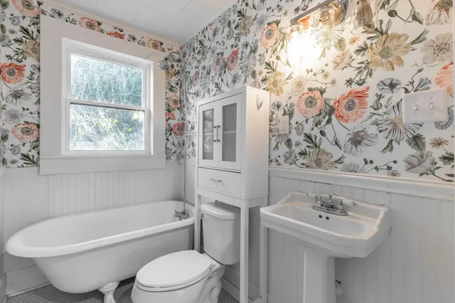 $2,100 | 516 Moonhollow Lane, Chattanooga, TN 37405