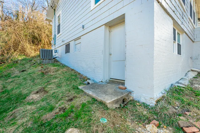 $2,100 | 516 Moonhollow Lane, Chattanooga, TN 37405