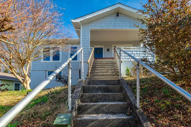 $2,100 | 516 Moonhollow Lane, Chattanooga, TN 37405