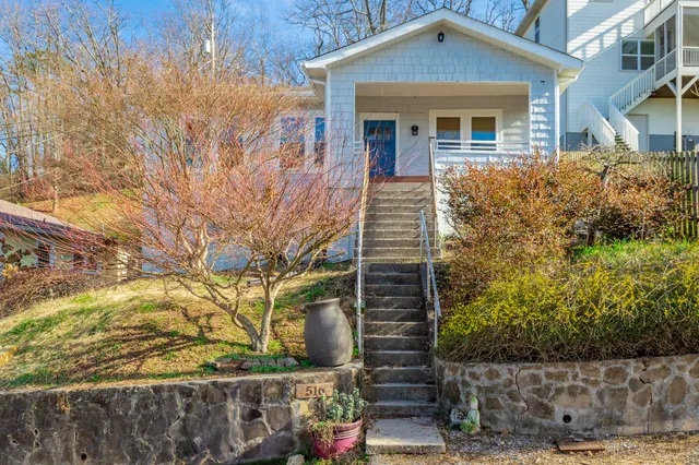 $2,100 | 516 Moonhollow Lane, Chattanooga, TN 37405
