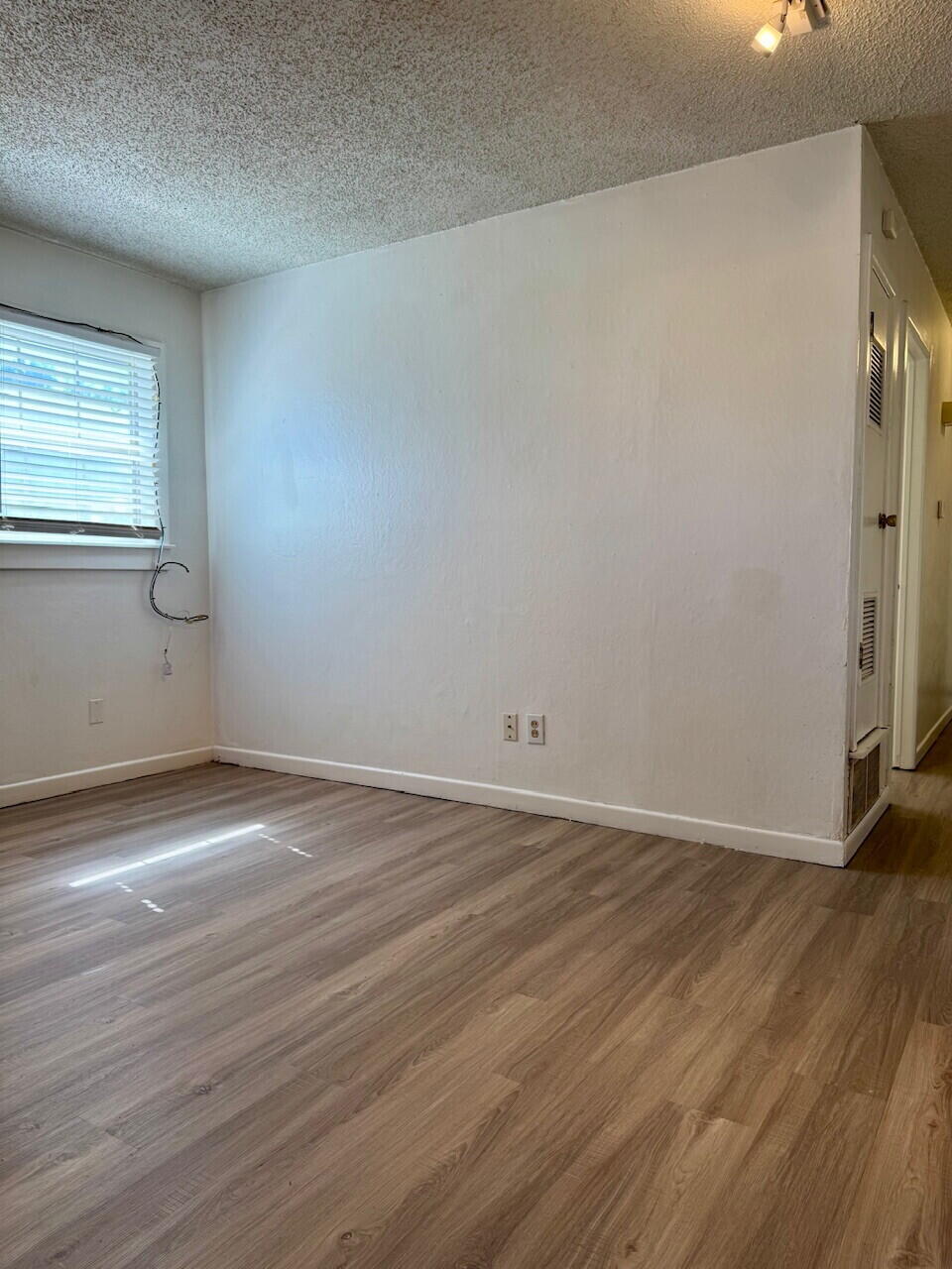4103 30th Street Lubbock, TX 79410 - Photo 4 of 21 IMG_5554