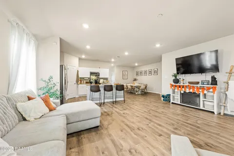 $235,000 | 205 Cane Run Court, Duson, LA 70529