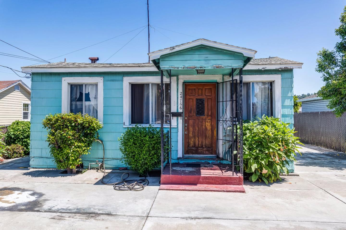 24766 Soto Road Hayward, CA 94544 - Photo 1 of 17 Gallery Image 1