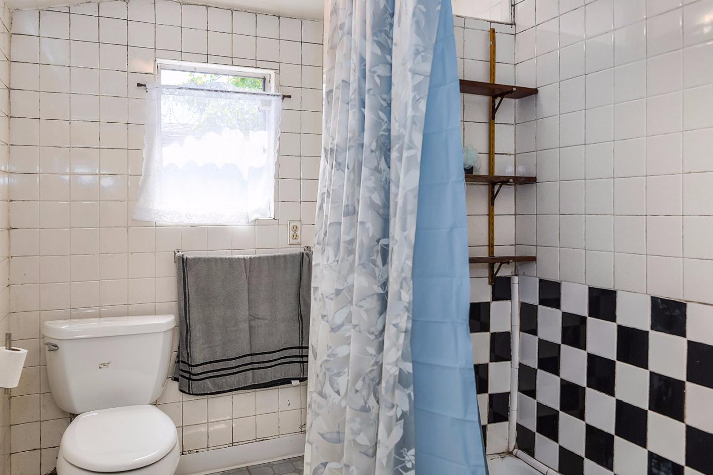 24766 Soto Road Hayward, CA 94544 - Photo 12 of 17 Gallery Image 12