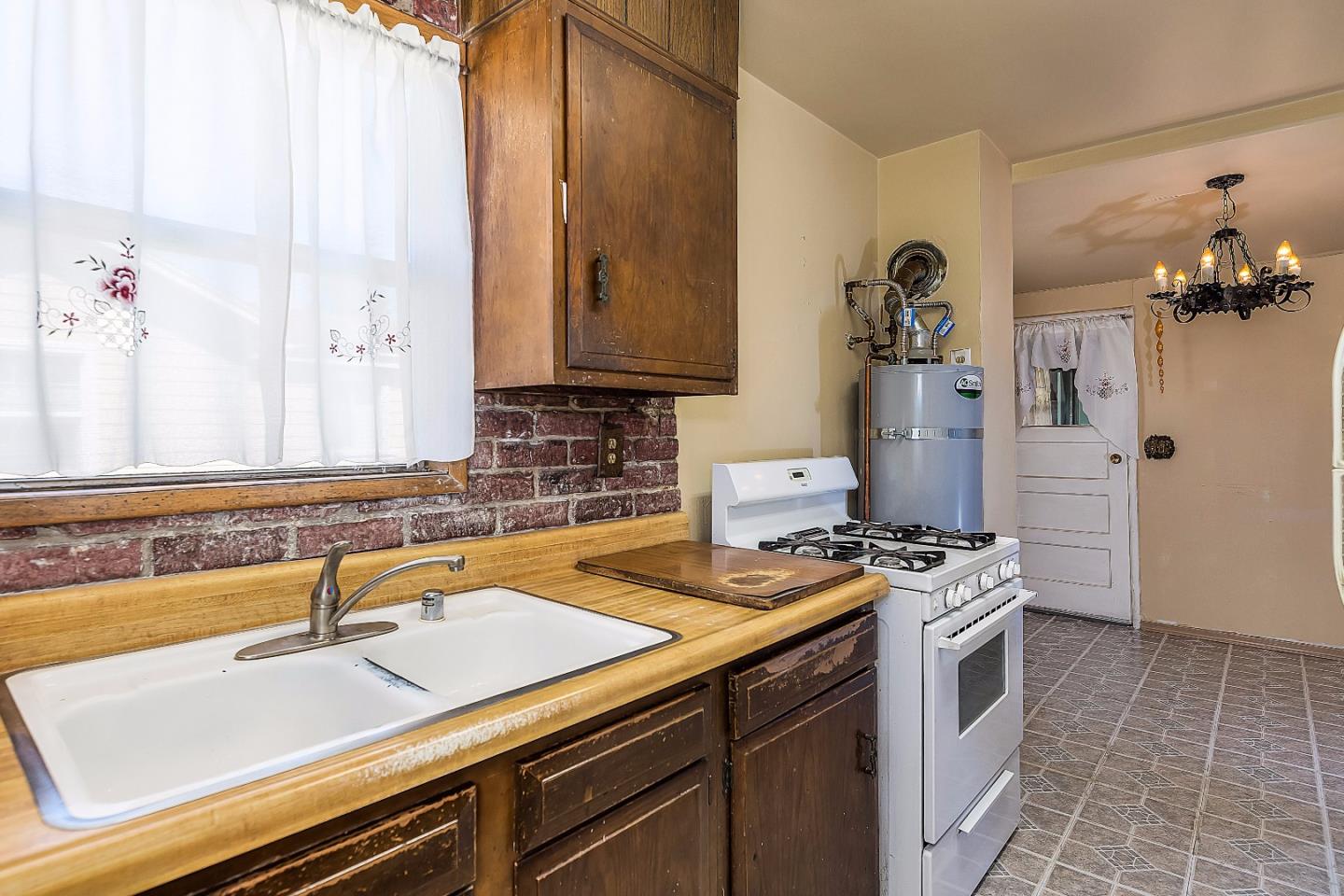 24766 Soto Road Hayward, CA 94544 - Photo 5 of 17 Gallery Image 5