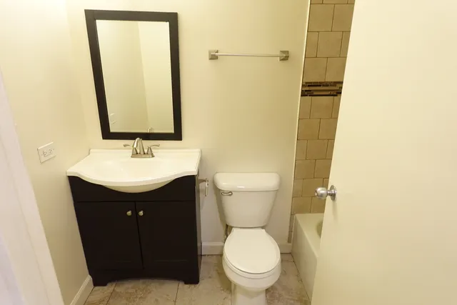 $225,000 | 3660 North Lake Shore Drive, Unit 1107, Chicago, IL 60613