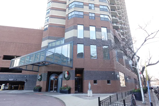 $225,000 | 3660 North Lake Shore Drive, Unit 1107, Chicago, IL 60613