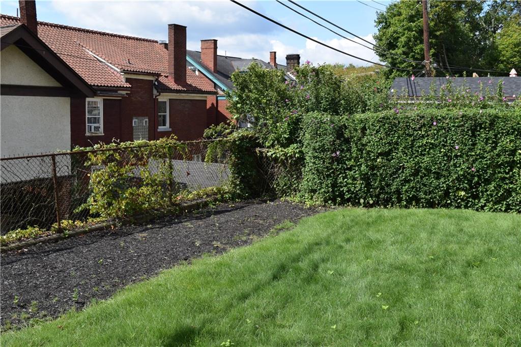 5628 Marlborough Road Pittsburgh, PA 15217 - Photo 15 of 19 REAR YARD- Fully fenced in!