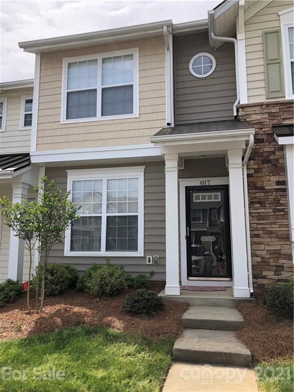 817 Gentlewinds Court Fort Mill, SC 29708 - Photo 1 of 2 a front view of a house