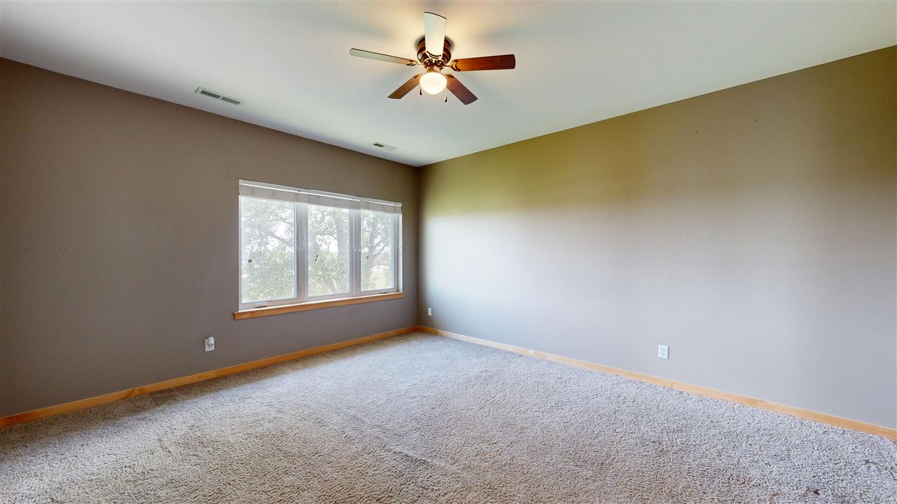 1092 Walnut Avenue, Unit 321 BLDG E Riverside, IA 52327 - Photo 31 of 51 Gallery Image 31
