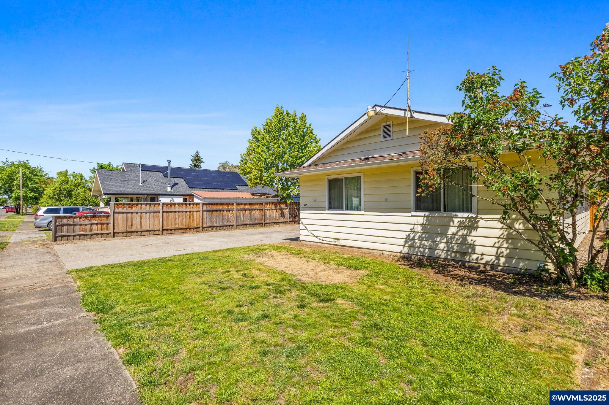 415 East Ash Street Lebanon, OR 97355 - Photo 2 of 30