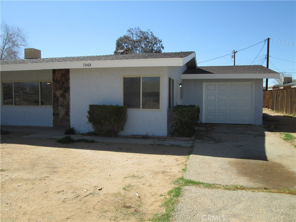 13464 Mohawk Road Apple Valley, CA 92308 - Photo 28 of 35 a front view of a house