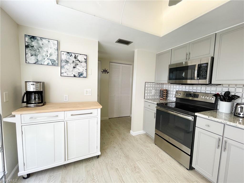 189 Harrison Road, Unit 111 Naples, FL 34112 - Photo 4 of 29 Gallery Image 4