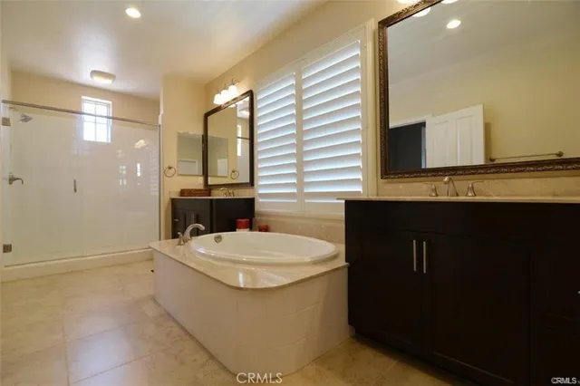 $5,200 | 308 Bronze, Irvine, CA 92618