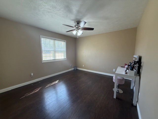 911 East Stotlar Street Herrin, IL 62948 - Photo 17 of 31