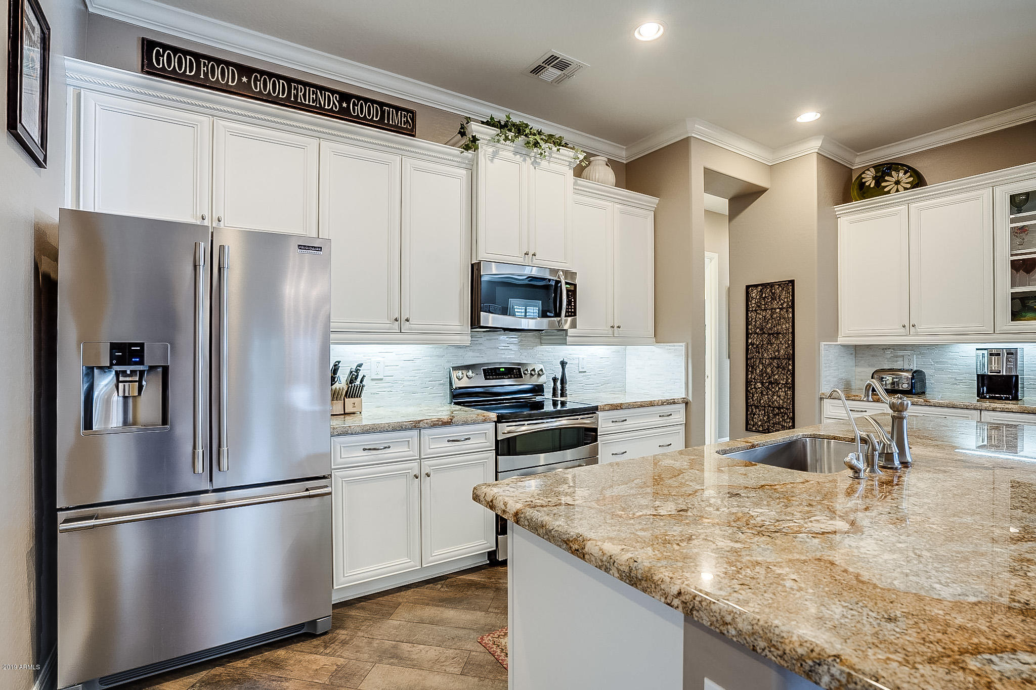 4089 East Weather Vane Road Gilbert, AZ 85296 - Photo 9 of 57 Kitchen
