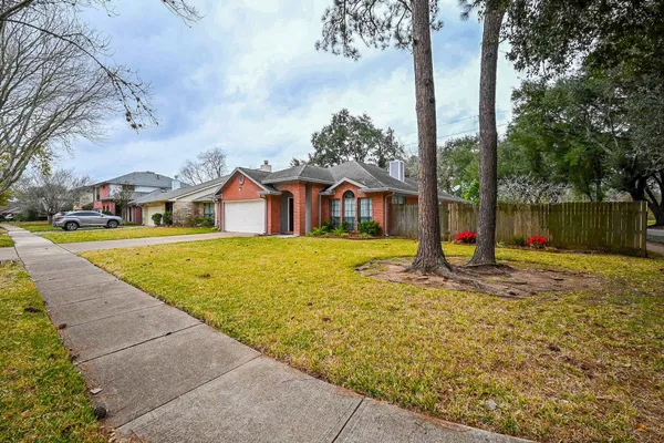 $2,050 | 3551 Santa Rosa Lane, Sugar Land, TX 77478