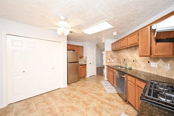 $2,050 | 3551 Santa Rosa Lane, Sugar Land, TX 77478