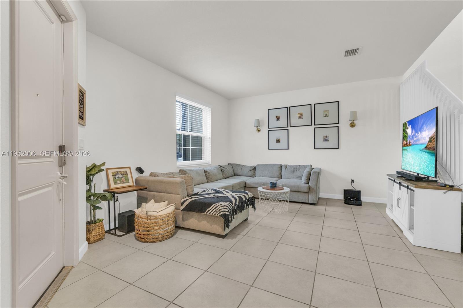 25013 Southwest 114th Court Homestead, FL 33032 - Photo 2 of 39
